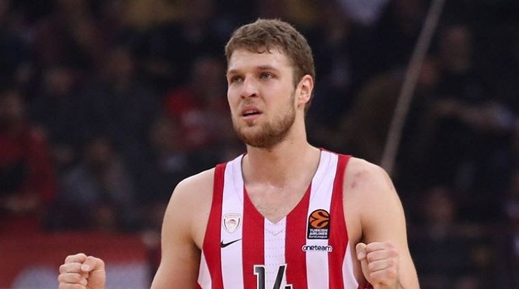 Везенков отказа да играе в НБА, остава в Олимпиакос