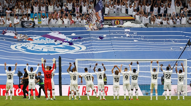 Реал Мадрид триумфира в "Ел Класико" (видео)