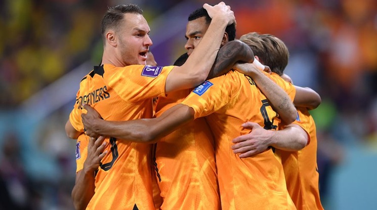 Нидерландия атакува първото място в групата срещу неубедителните домакини