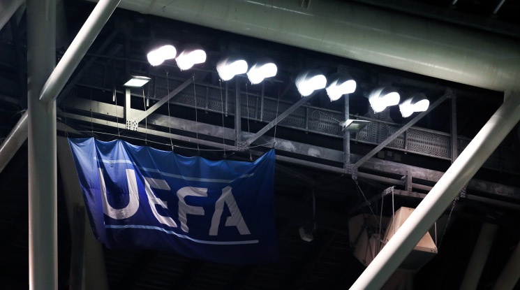 УЕФА наложи тежки наказания на Сърбия и Черна гора