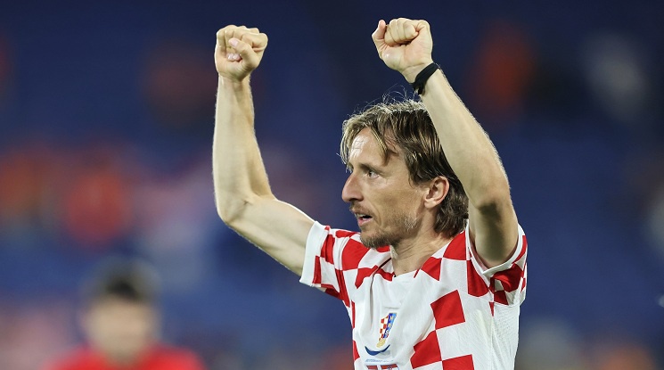 Страхотни емоции и радост за Хърватия в първия полуфинал на Лигата на нациите (видео)