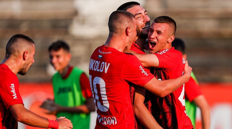 Един гол беше достатъчен на Локомотив София да победи Ботев Враца (видео)