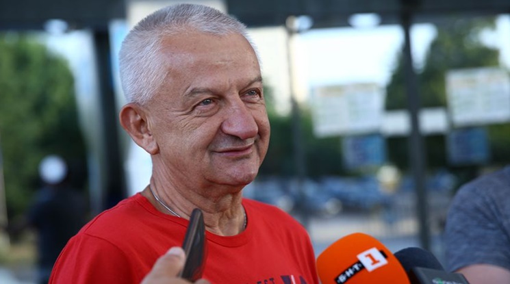 Крушарски: Няма да приема оставката на Павел Колев