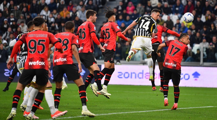 Милан охлади страстите на Ювентус за второто място (видео)