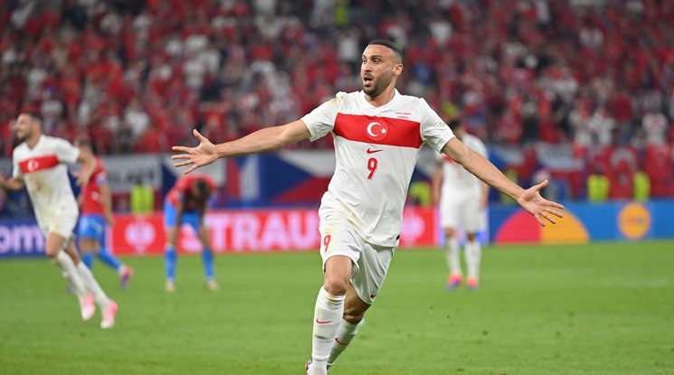Късен гол донесе успеха на Турция над Чехия