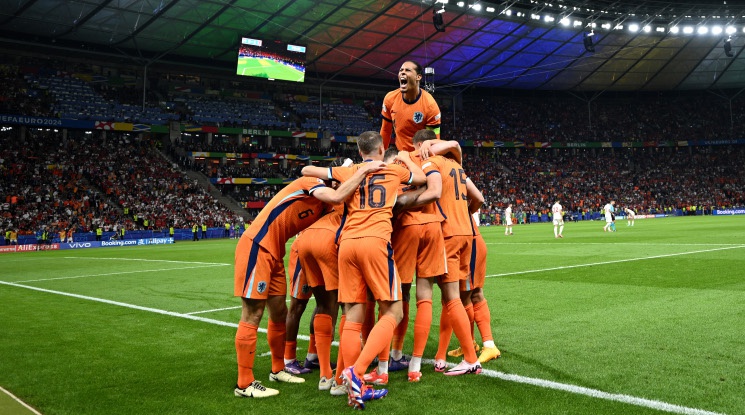 Нидерландия обърна Турция и взе последния билет за полуфиналите