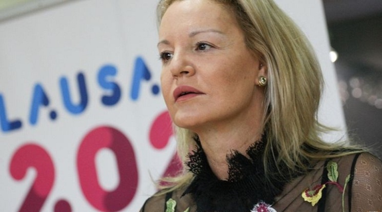 Стефка Костадинова: Ако съдът каже, си взимам багажа и се махам