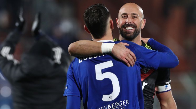 Още една легенда спира с футбола