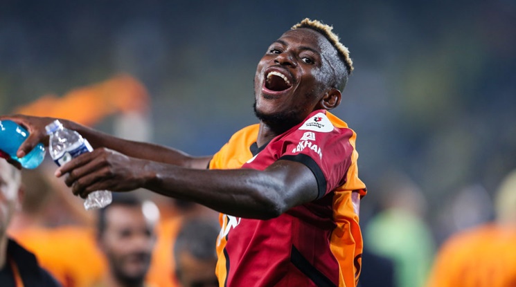 Ал-Хилал вдигна значително офертата си към Осимен