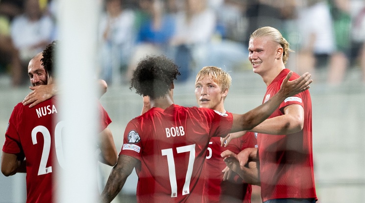 Вратарят на Молдова: Холанд ми се извиняваше след всеки гол