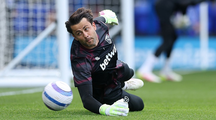 Фабиански се завърна в Уест Хам