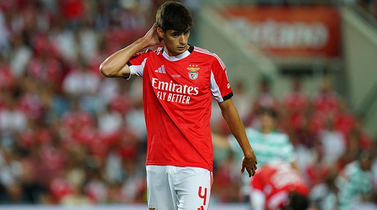 Провал за Бенфика срещу десет от Санта Клара