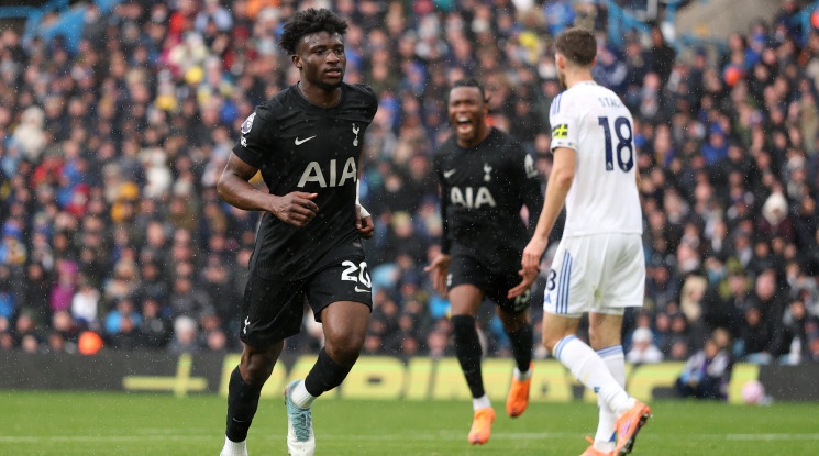 Тотнъм подчини Лийдс като гост (видео)