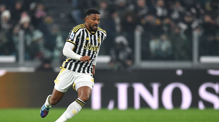 Защитник на Ювентус претърпя операция