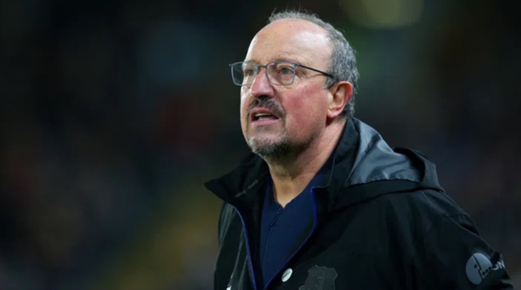 Бенитес вече е в Гърция, за да финализира трансфера си в Панатинайкос