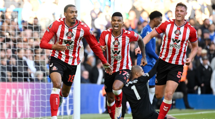 Челси се сгромоляса у дома срещу Съндърланд (видео)