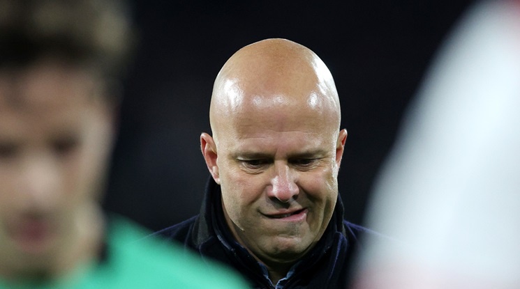 Арне Слот вече е един от фаворитите за следващ уволнен мениджър в Премиър лийг