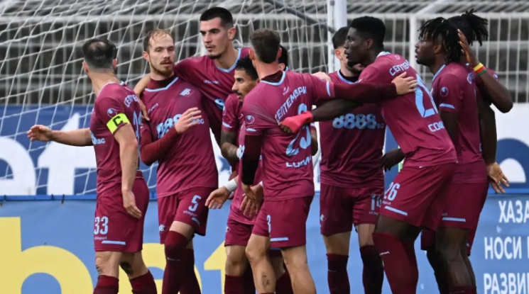 Септември удари тежко Спартак Варна на "Коритото" (видео)