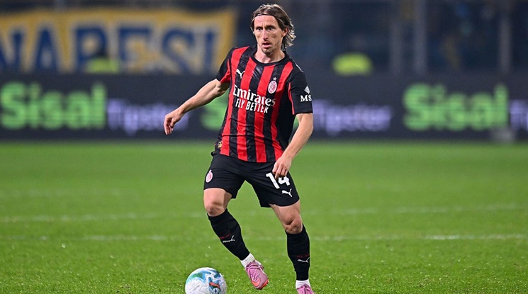 Модрич остава в Милан поне до 2027 година