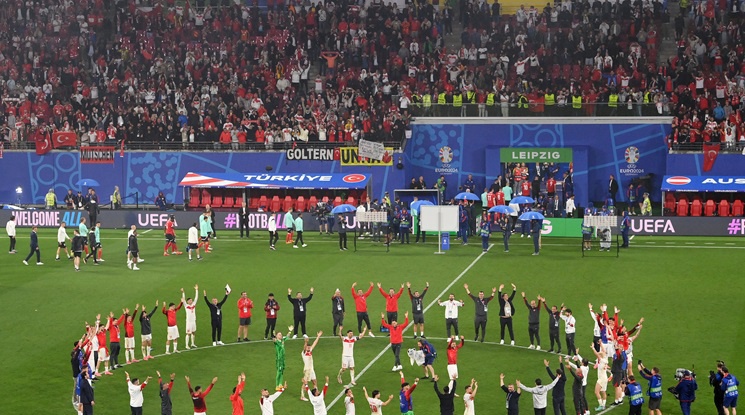 Турската федерация отстрани 102 професионални футболисти след скандала със залаганията