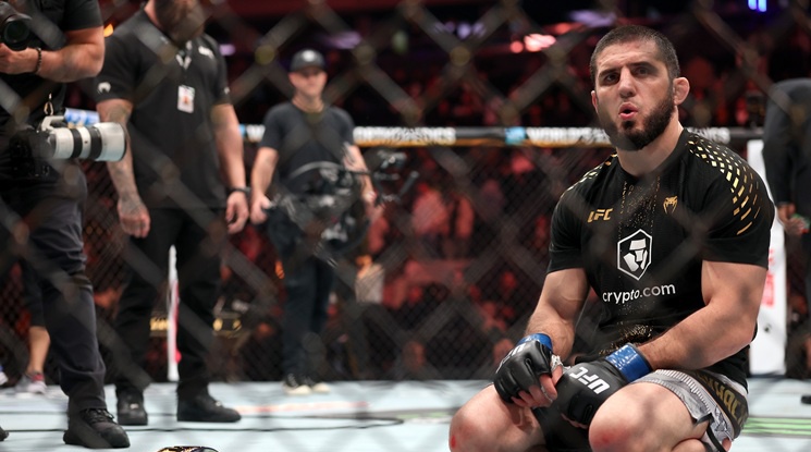 Махачев надви Джак Мадалена с единодушно съдийско решение в главната битка на галавечерта UFC 322