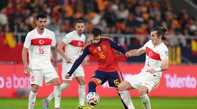Голово реми между Испания и Турция в последния им мач в групата (видео)
