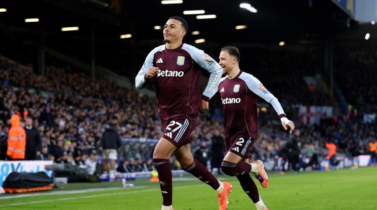 Астън Вила обърна Лийдс, Груев остана резерва