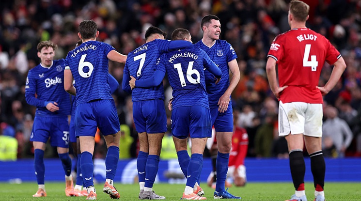 Евертън с историческо постижение след триумфа на "Олд Трафорд"