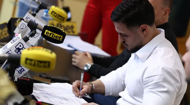 Официално: Карлос Насар подписа договора, с който ще продължи да прославя българските щанги