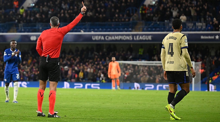 Личен проблем вади Араухо от игра за неопределено време