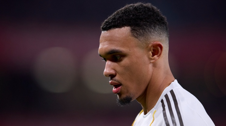 Тревожни новини за Реал от Александър-Арнолд