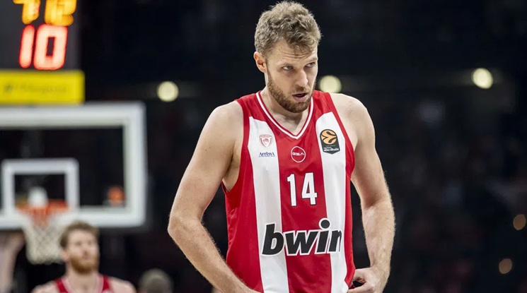 Мачът между Олимпиакос - Фенербахче е отложен