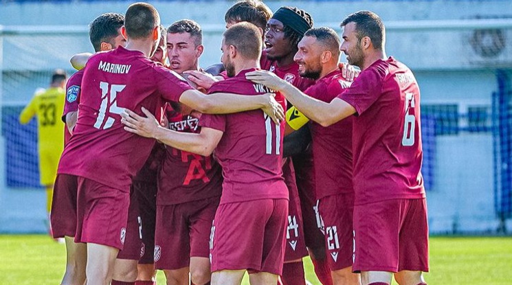 Фратрия завърши годината с победа срещу Хебър (видео)