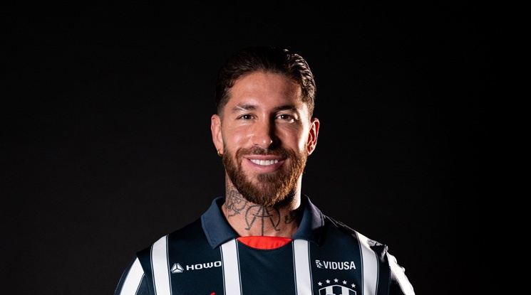 Рамос се е предложил на Ман Юнайтед, от клуба обмислят дали да го вземат