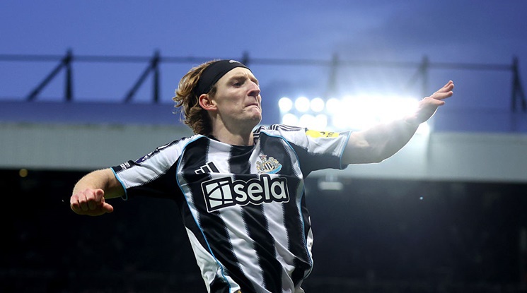 Гордън изравни постижение на Шиърър в ШЛ