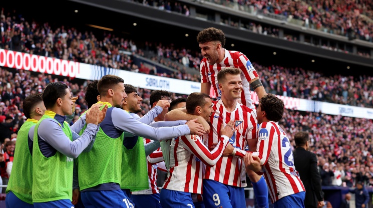 Атлетико се доближи до лидерите след труден мач с Валенсия