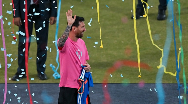 В Индия подариха уникален часовник на Меси часовник за над 1 милион долара