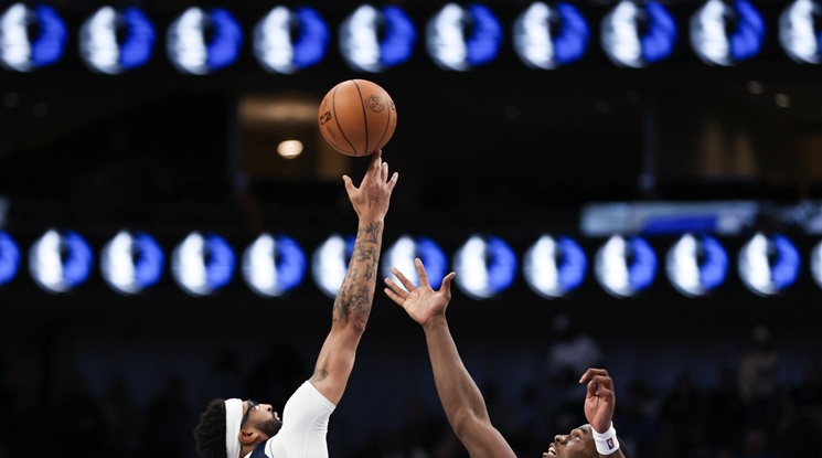 Далас Маверикс - Детройт Пистънс (репортаж)