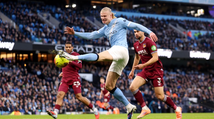 Ман Сити измести временно Арсенал от първото място след категоричен успех срещу "чуковете" (видео)
