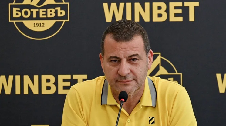 Босът на Ботев Пловдив обяви, че вече нямат задължения, които да възпрепятсват трансферите в клуба
