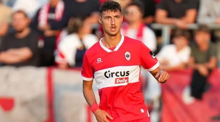 Именити италиански клубове се интересуват от наш национал