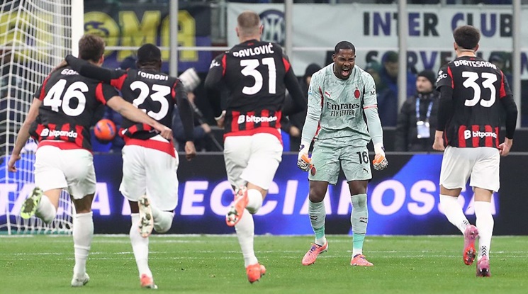 Майк Менян подписва нов договор с Милан