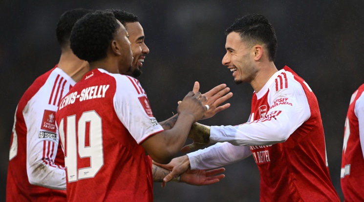 Арсенал не се затрудни срещу Портсмут и се класира за следващия кръг на ФА Къп (видео)