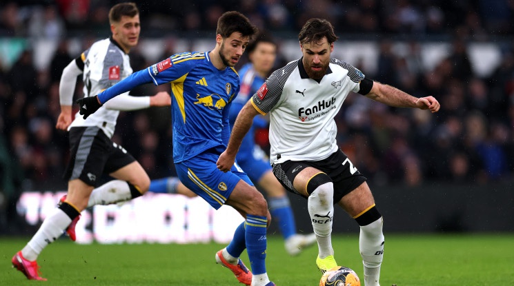 Лийдс продължава напред за ФА Къп, Илия Груев игра като титуляр