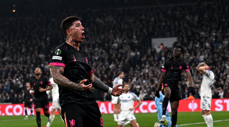 Енцо Фернандес e разтроен от раздялата с Мареска и обмисля да напусне Челси