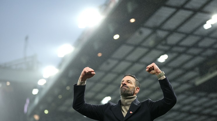 Ван Нистелрой си намери нова работа като треньор