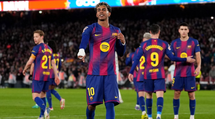 Силите на последния в Ла Лига стигнаха само за едно полувреме срещу лидера Барса (видео)