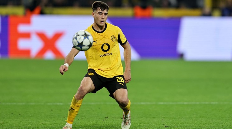 Челси прекрати преждевременно наема на Анселмино