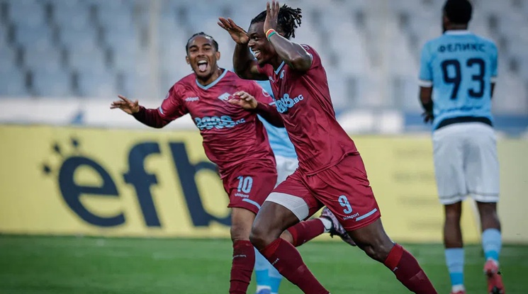 Левски проявява интерес и към нападател на Септември София