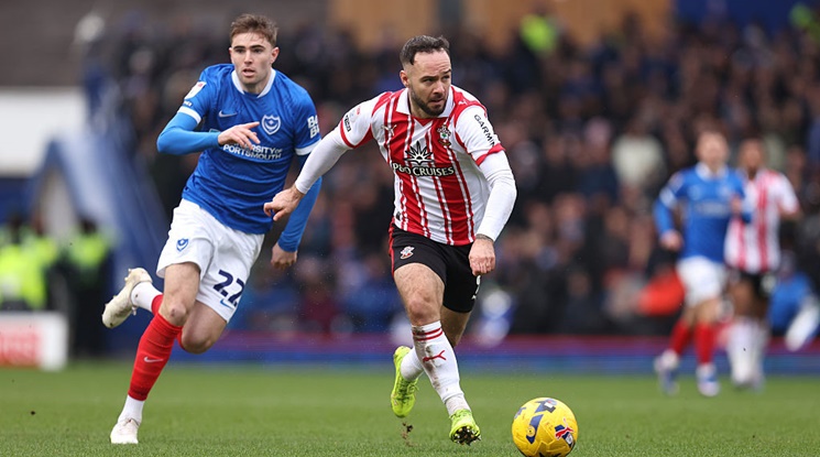 Уулвс финализира два трансфера в последния момент